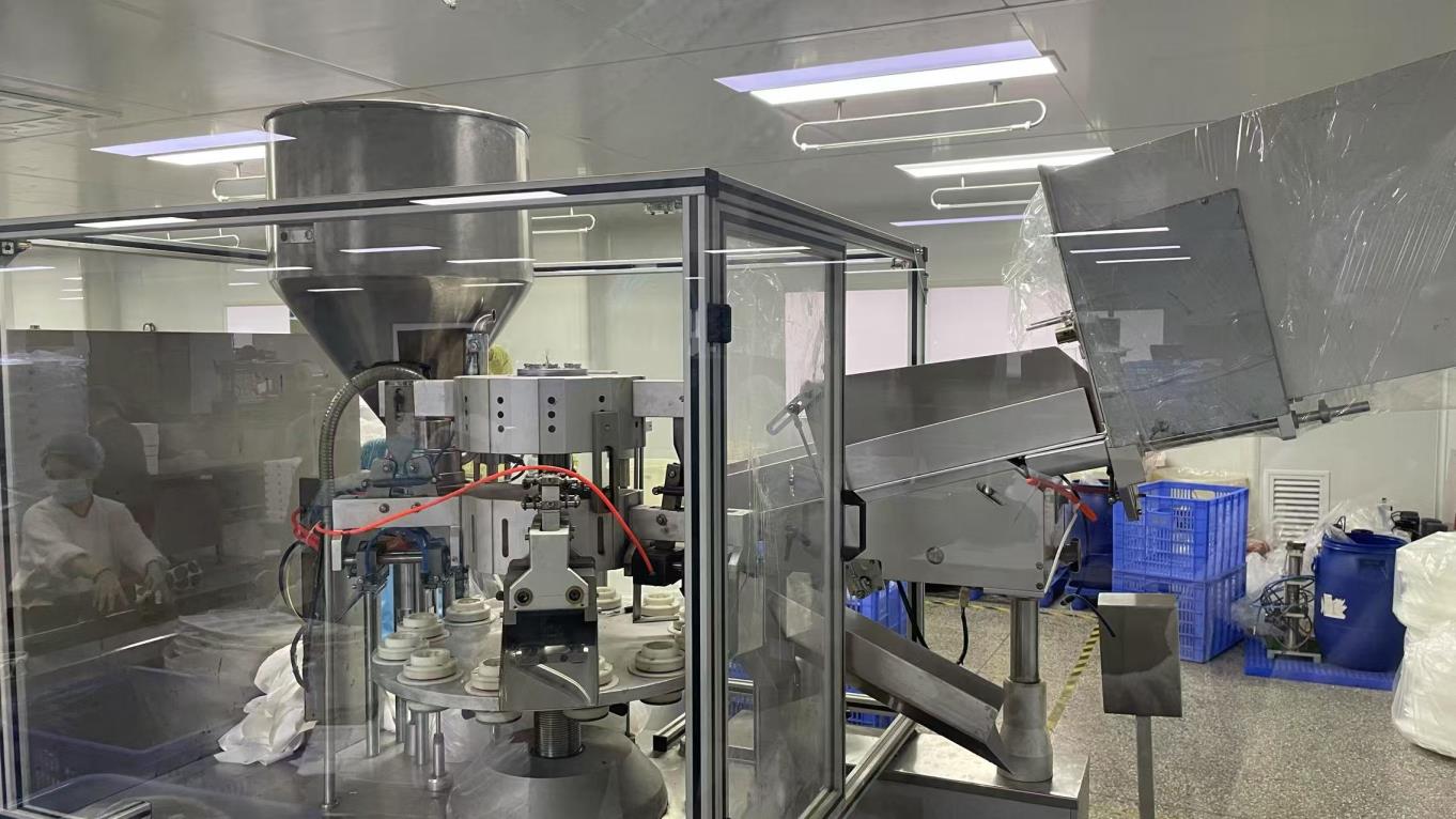 Liquid filling machine for serum toner and lotion bottling