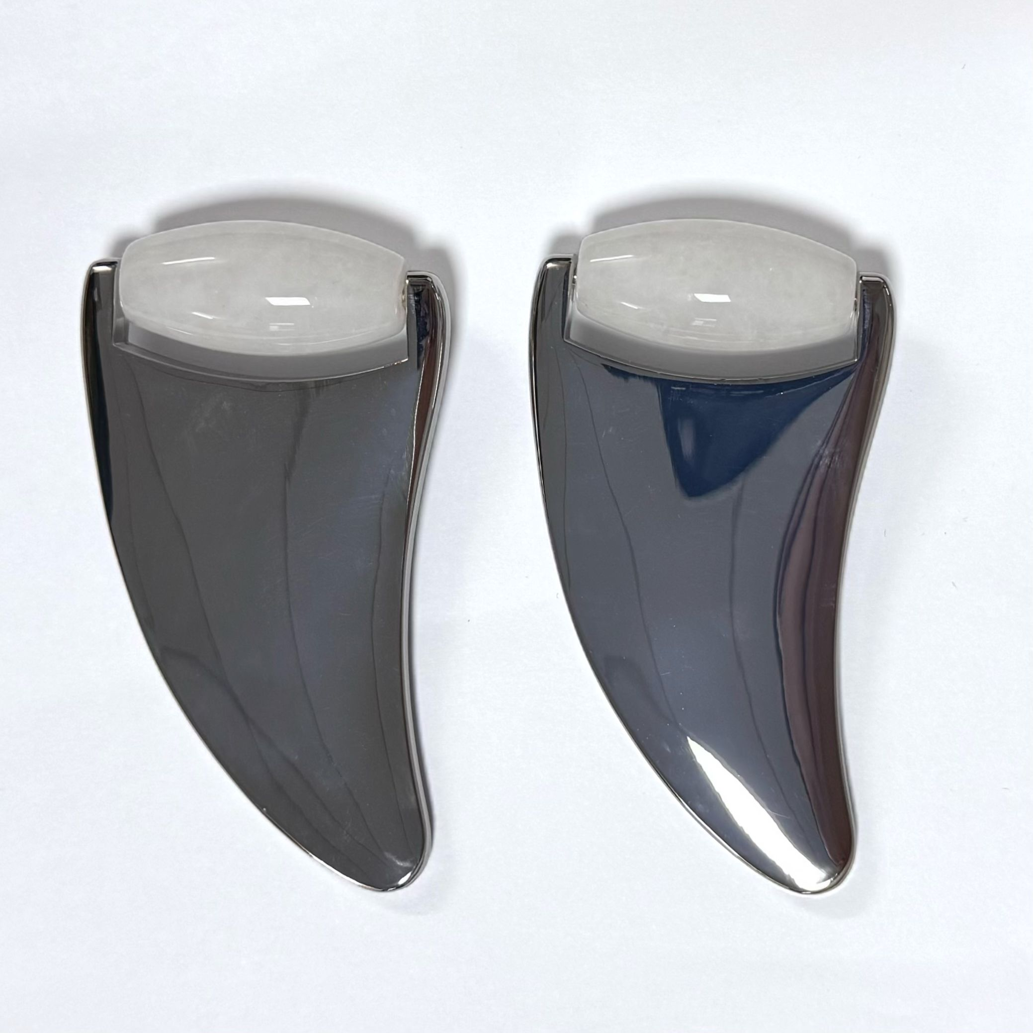 Jade Natural Gua Sha Ice Roller Beauty Tool with Custom Logo for Face Lifting and Eye Care
