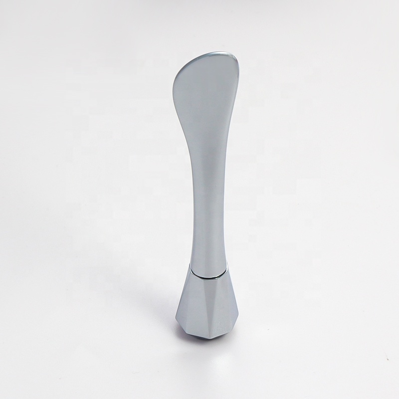 Small Mini Gold Metal Face Lifting Cosmetic Spatula Makeup Tool for Applying Cream or Spreading Products