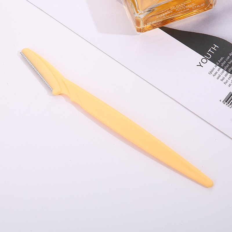 Eyebrow Razor Detail 4