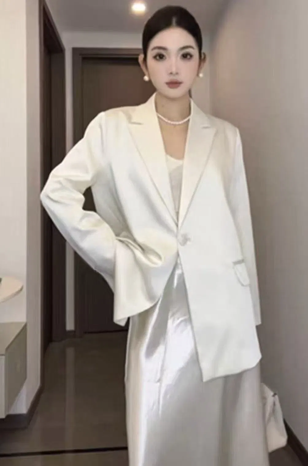 Suits and Coats for Women Can Be Customized in Different Colors