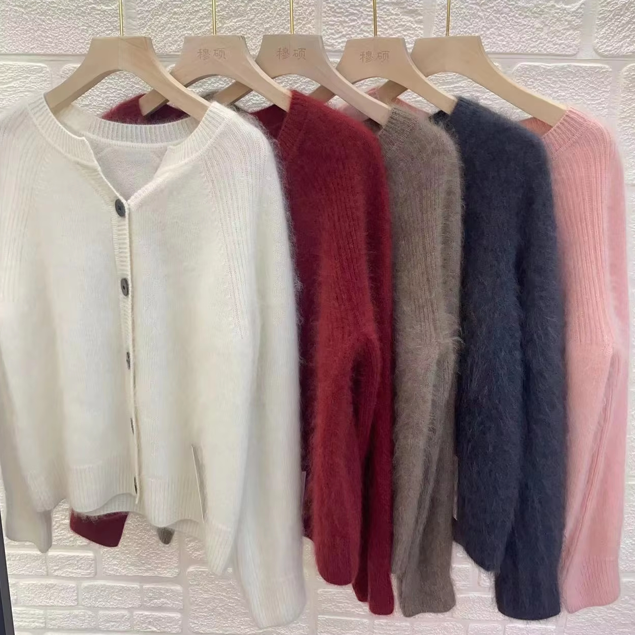 2026 Women Cashmere Sweater Cardigan Knitted Women Sweater Brushed Cashmere Cardigan High Quality Sweater Custom logo