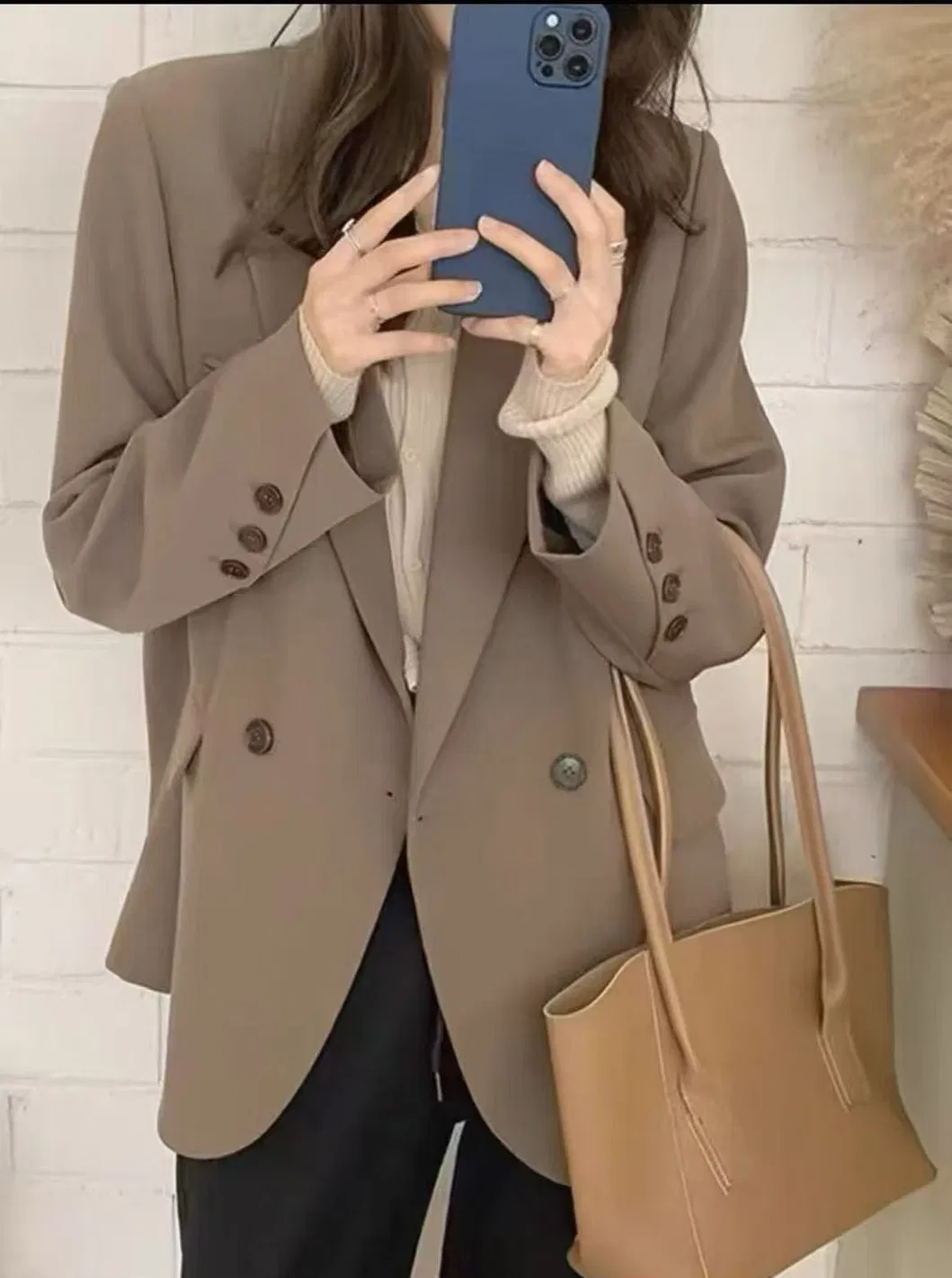 Suits and Coats for Women Can Be Customized in Different Colors