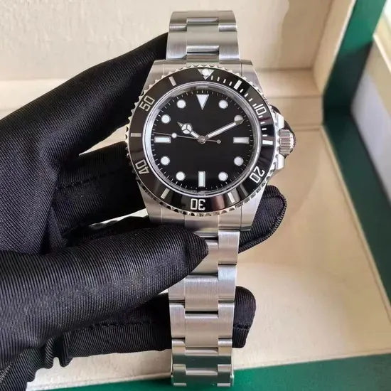 Classic Oyster-Style Watch for Daily Wear with Precise 1: 1 Dimension