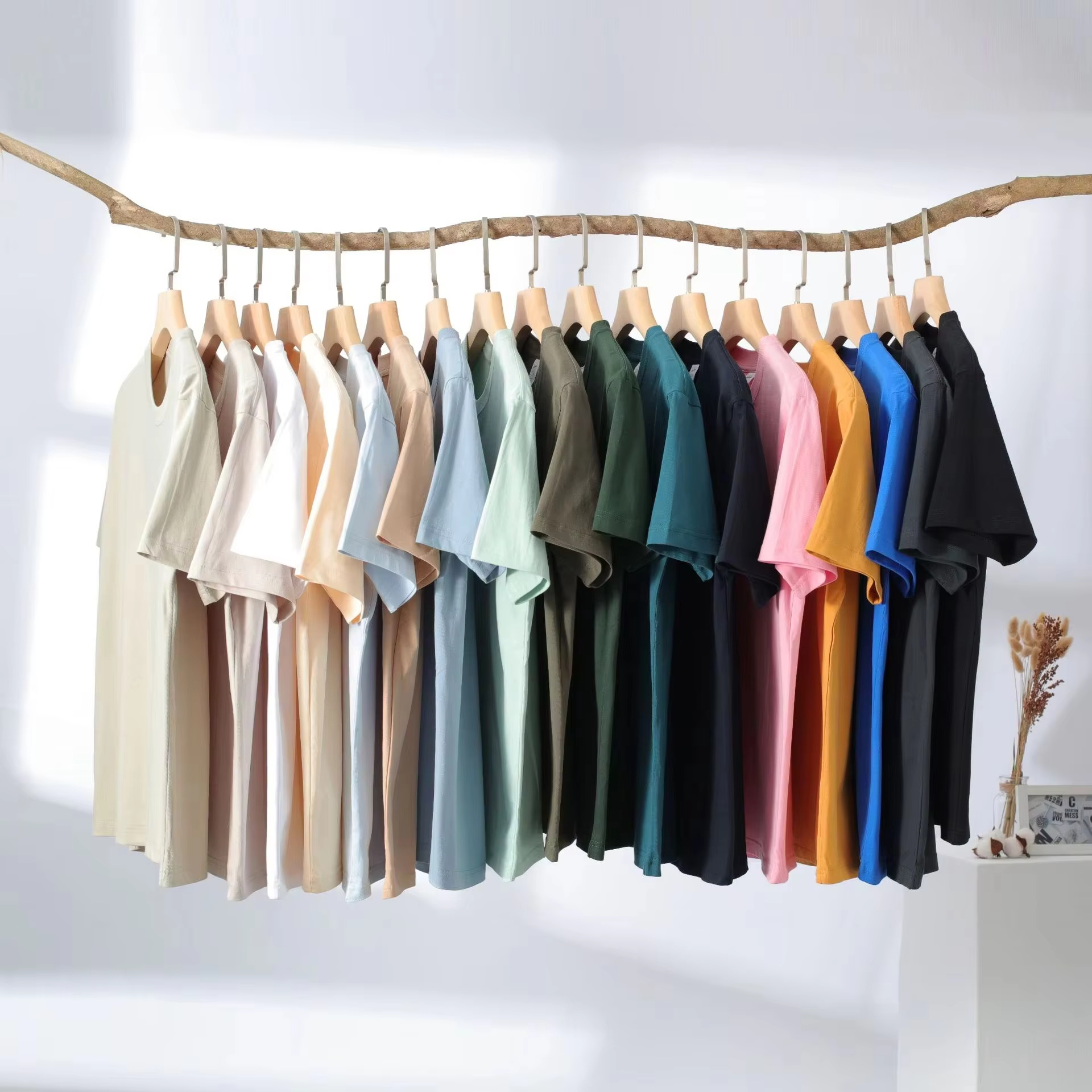 Best Quality 180 Grams Competitive Price Men Print Loose Fit Private Logo Cotton Custom Comfort Color Tshirts With Label