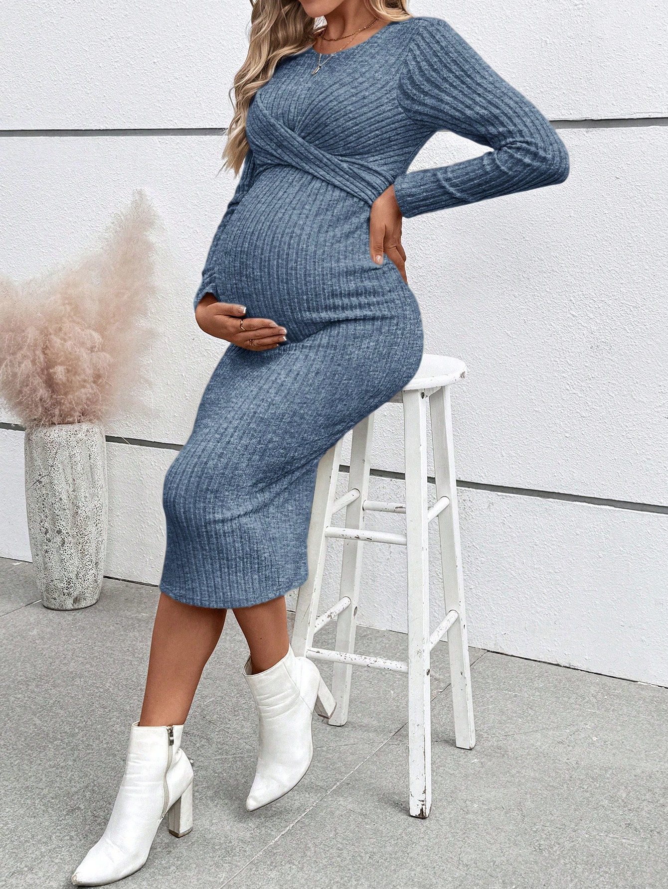 Pregnancy Dress Detail 6