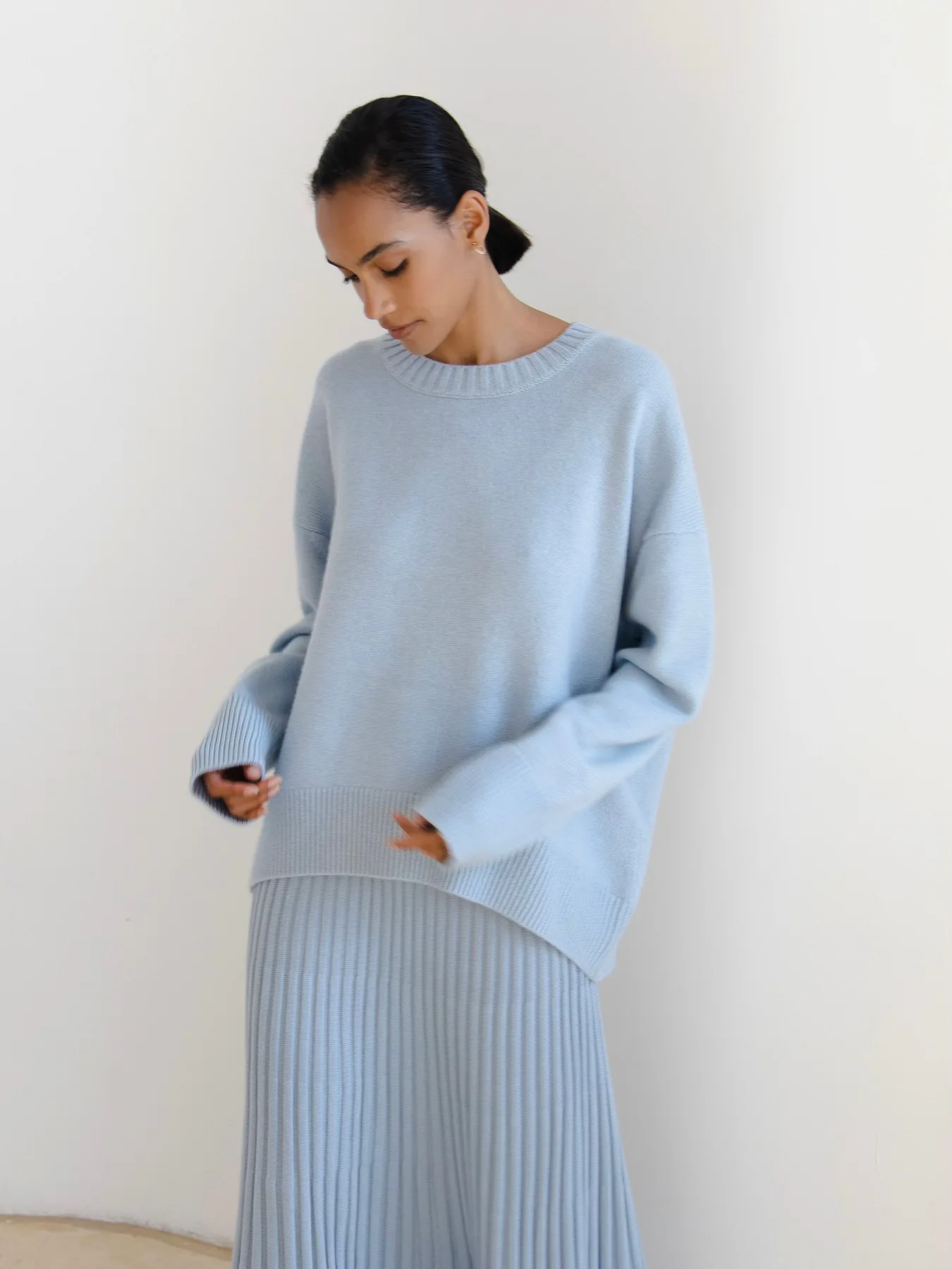 Blubelle Women's O-Neck Knit Sweater Loose Fit Soft Solid Color Cozy Oversized Casual Autumn Winter Plus Size Short Front