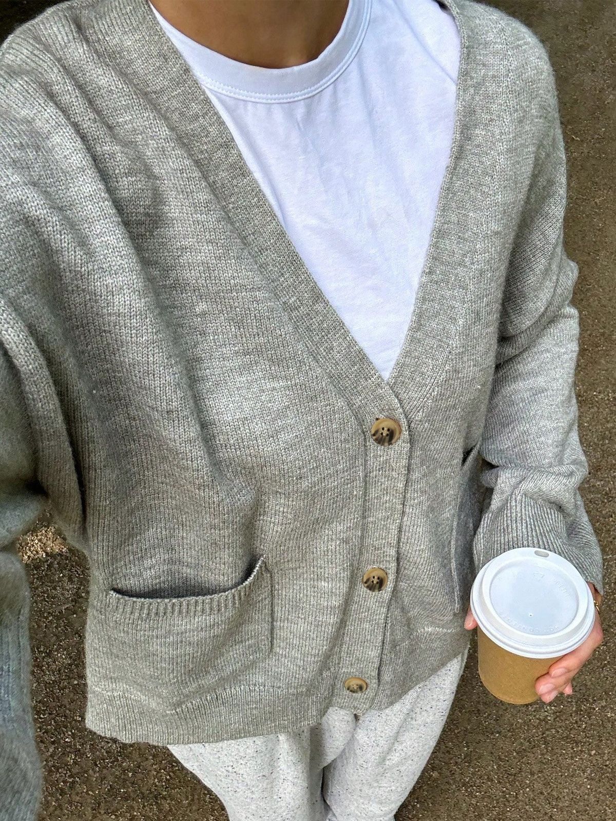 OEM Custom Classic Solid V Neck Pocket Cardigan Casual Winter Coat with Lantern Sleeves Women's Knitted Sweater