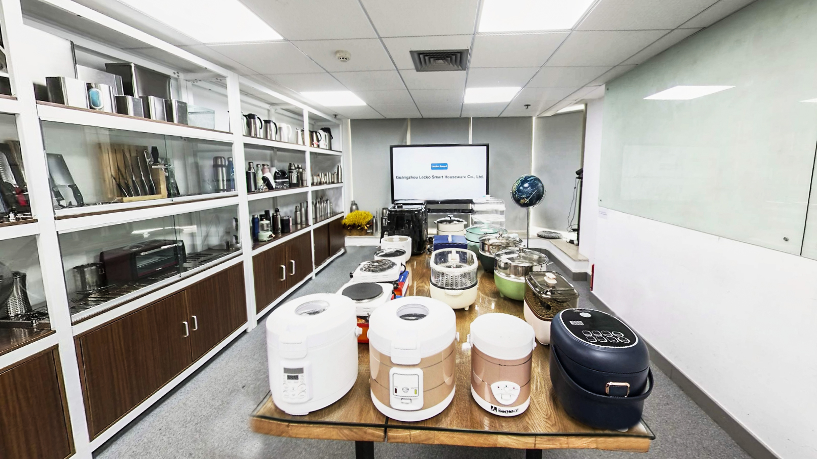 Virtual reality showroom overview