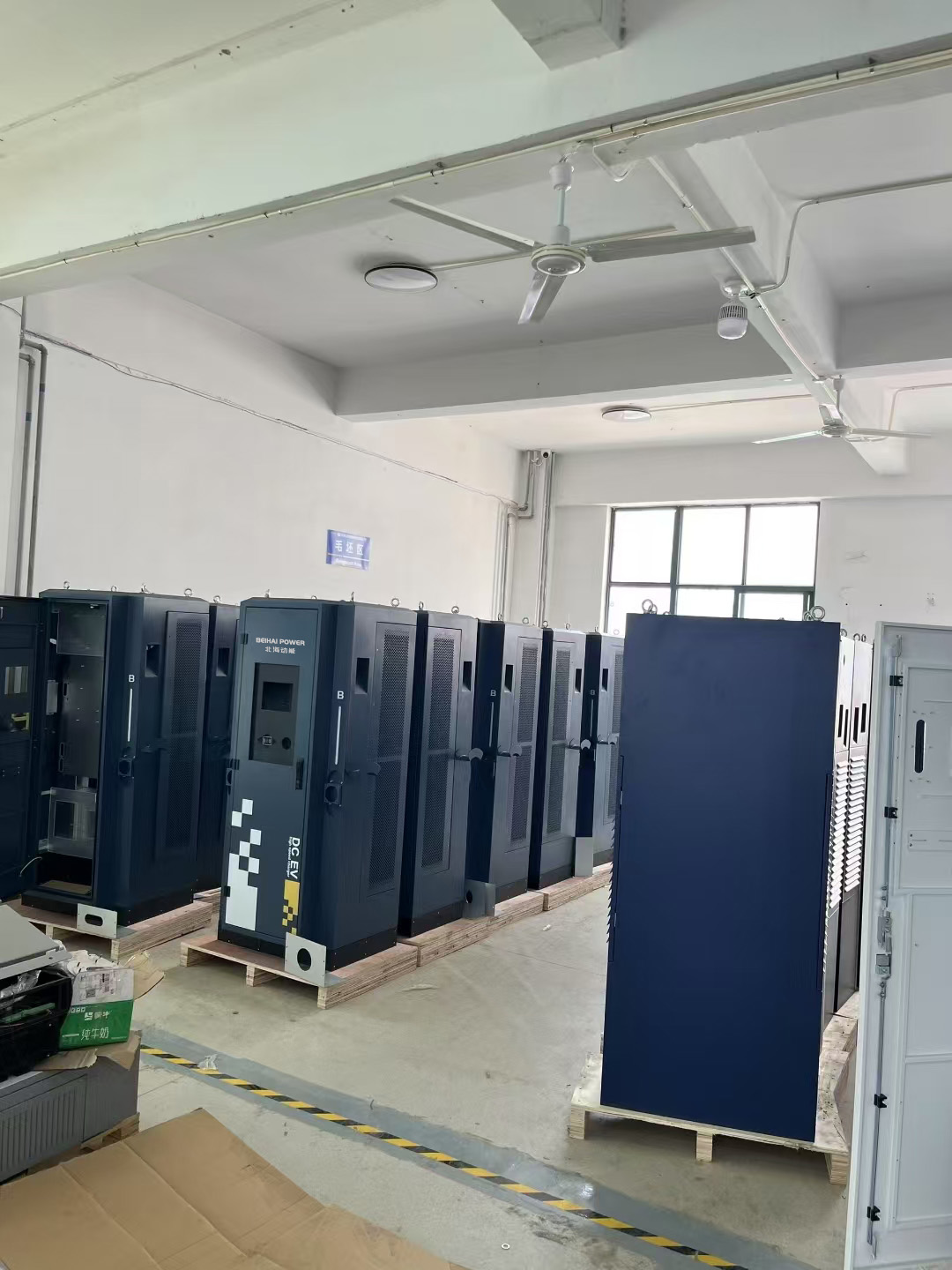 China Factory Wholesale 80kw DC Fast Charger Level 2 Electric Car Charger Pile CCS GB/T Dual Guns Commercial Electric Vehicle Charging Station Manufacturer, Factories