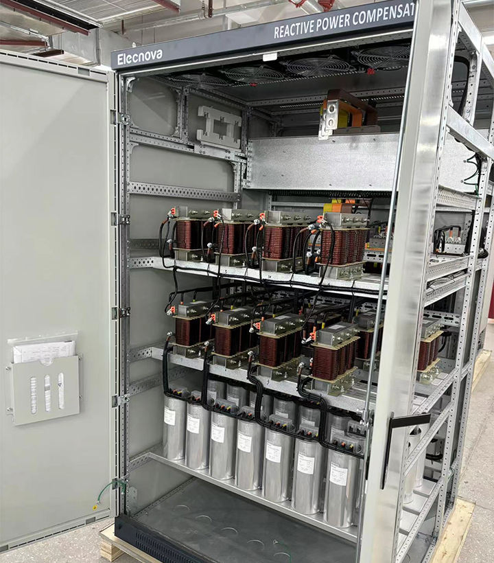 Painel de Controle de Banco de Capacitores de Baixa Tensão para Correção do Fator de Potência