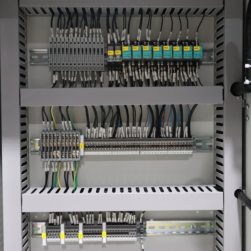 Gabinete de Distribuição de Energia Balanceada de Painel Paralelo Multifuncional para Backup de Energia Empresarial