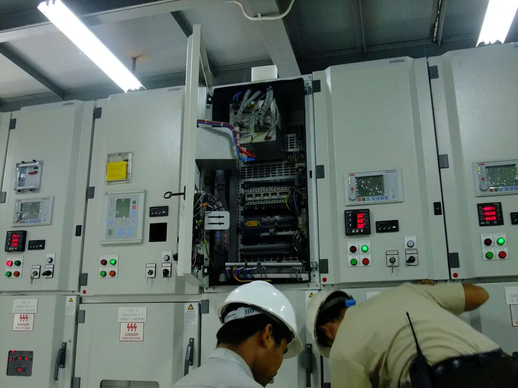 Painel de protecção do gerador e do transformador