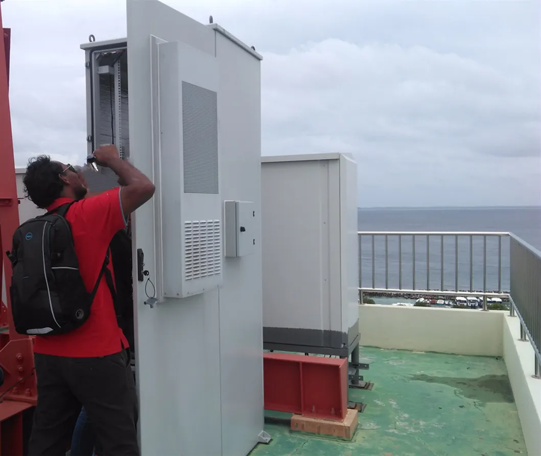 Unidade de Ar Condicionado do Tipo Gabinete Enclosure Elétrico de Ar Condicionado 48VDC Alimentado