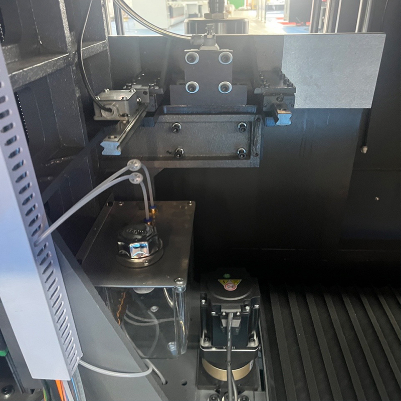 Centro de Fresagem CNC de Alta Precisão com Leitura de Código de Barras e Software de Otimização