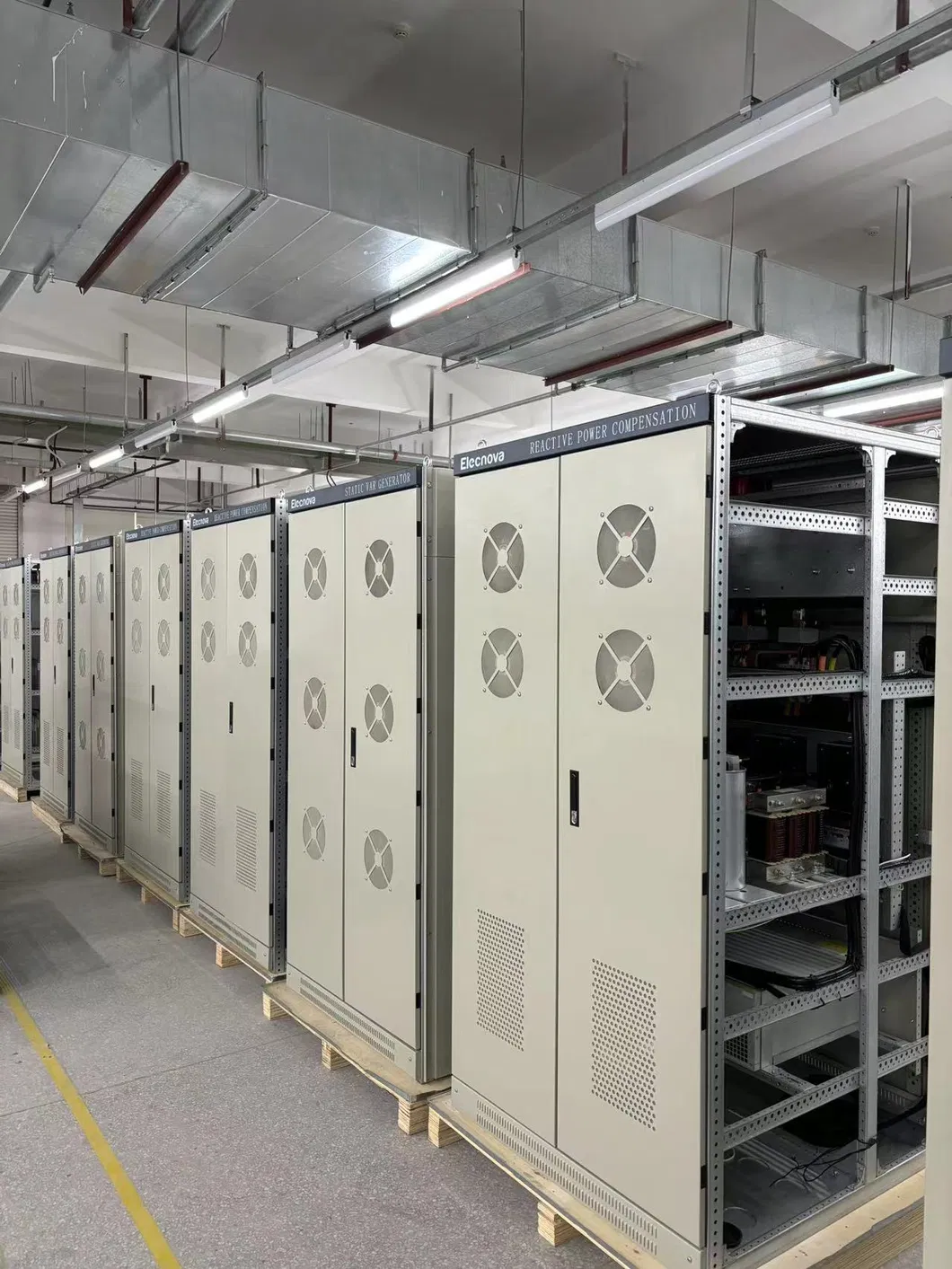 Painel de Controle de Banco de Capacitores de Baixa Tensão para Correção do Fator de Potência