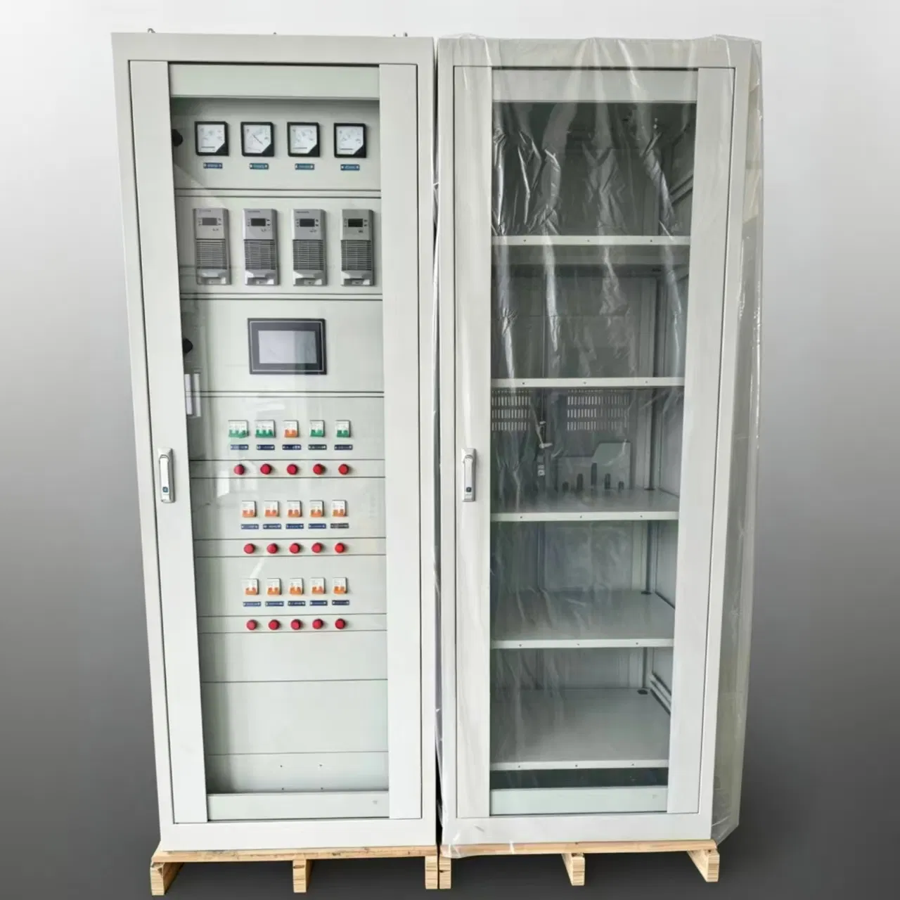 Painel de Controle de Distribuição de Energia Personalizável em Baixa Tensão DC para Sistemas de Controle Industrial