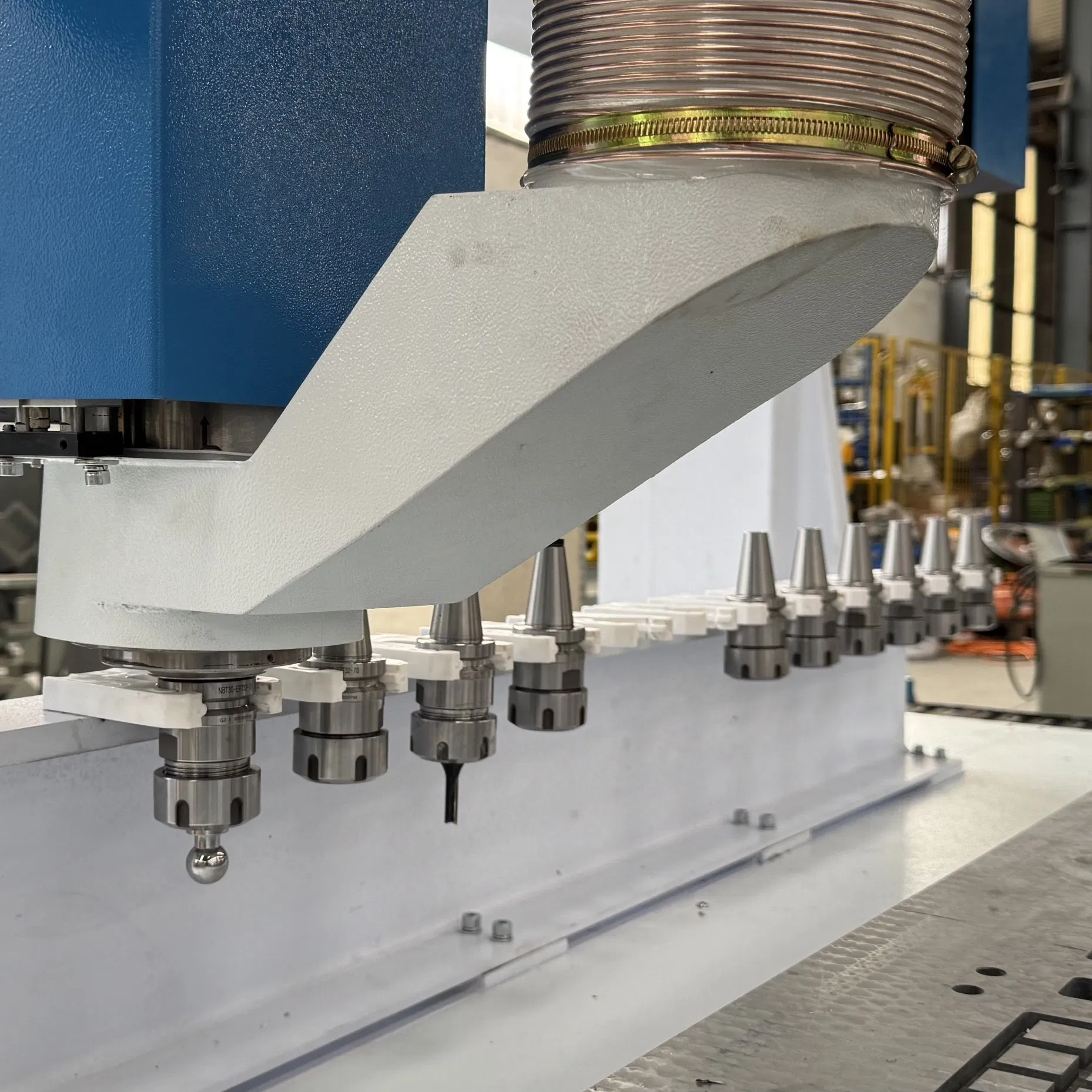 Intelligent CNC 4-Axis Machining Center with Great Control System Integrated 1500W Servo Motor