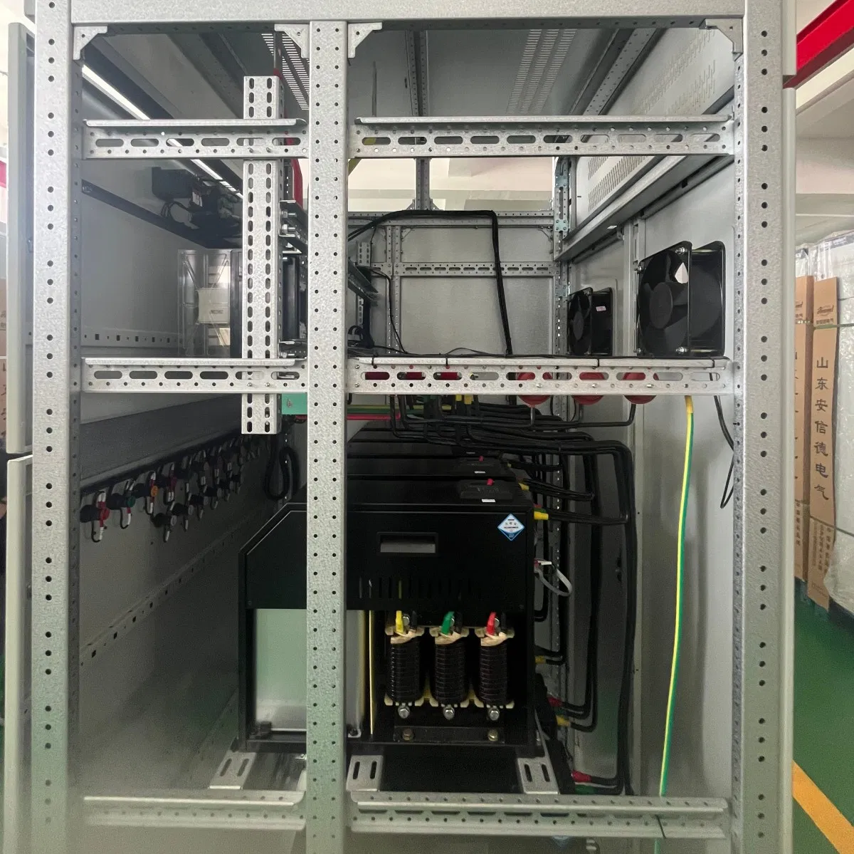 Gabinete de Compensação Inteligente de Potência Reativa de Baixa Tensão Ggj com Painel de Capacitores para Sistema de Energia e Oficina OEM/ODM CE/CCC/IEC/ISO9001