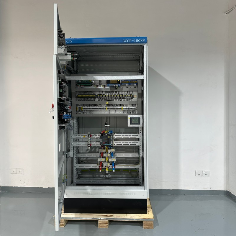 Painel de Sincronização de Geradores Personalizado para Controle de Paralelismo em Sistemas de Energia de Backup