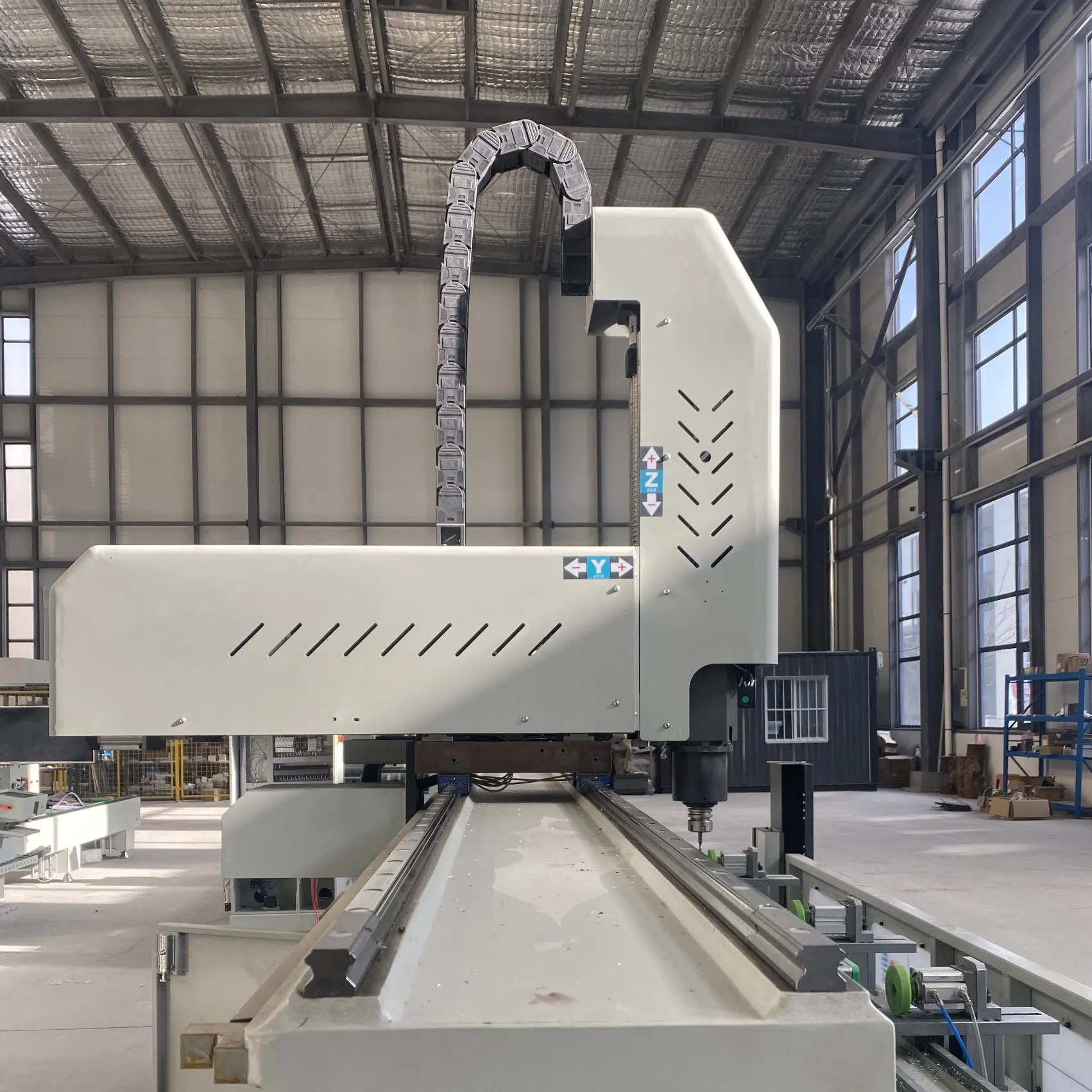 Centro de Usinagem CNC Avançado 3-Axis para Perfis de Alumínio de Precisão