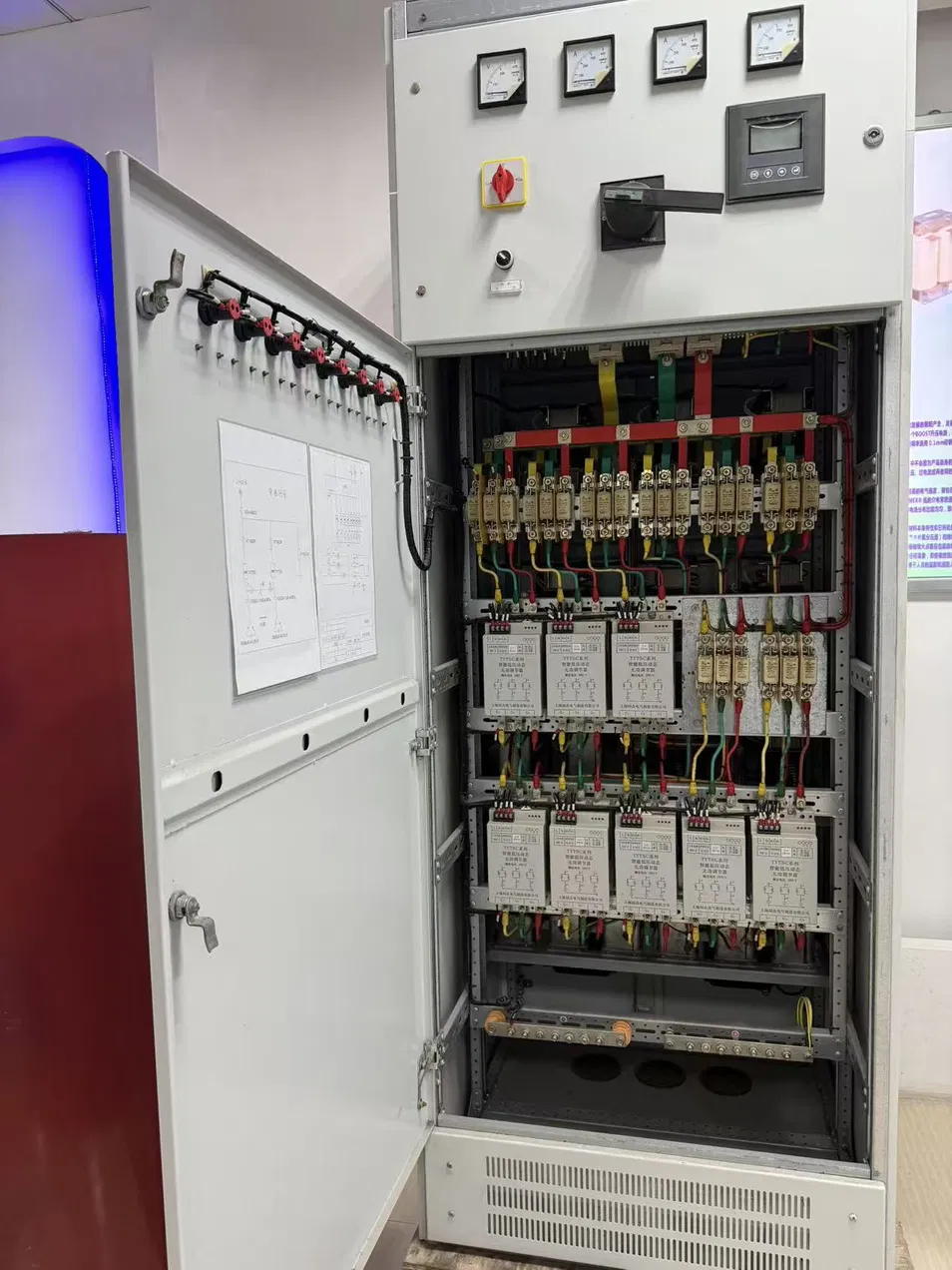 Painel de Compensação de Banco de Capacitores Reativos Automático