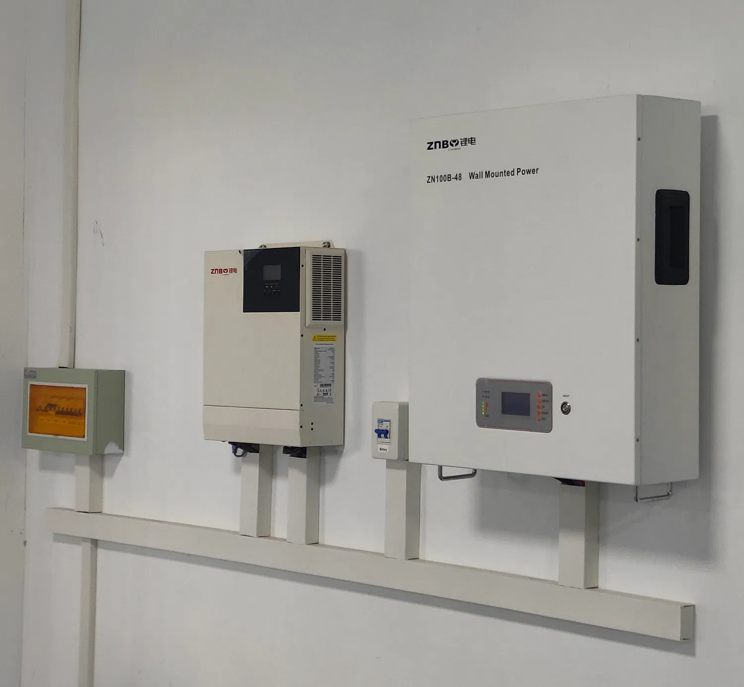 بطارية تخزين الطاقة المعلقة على الحائط 51.2V 100ah 5120wh LiFePO4 Zn512100-W الطاقة الشمسية