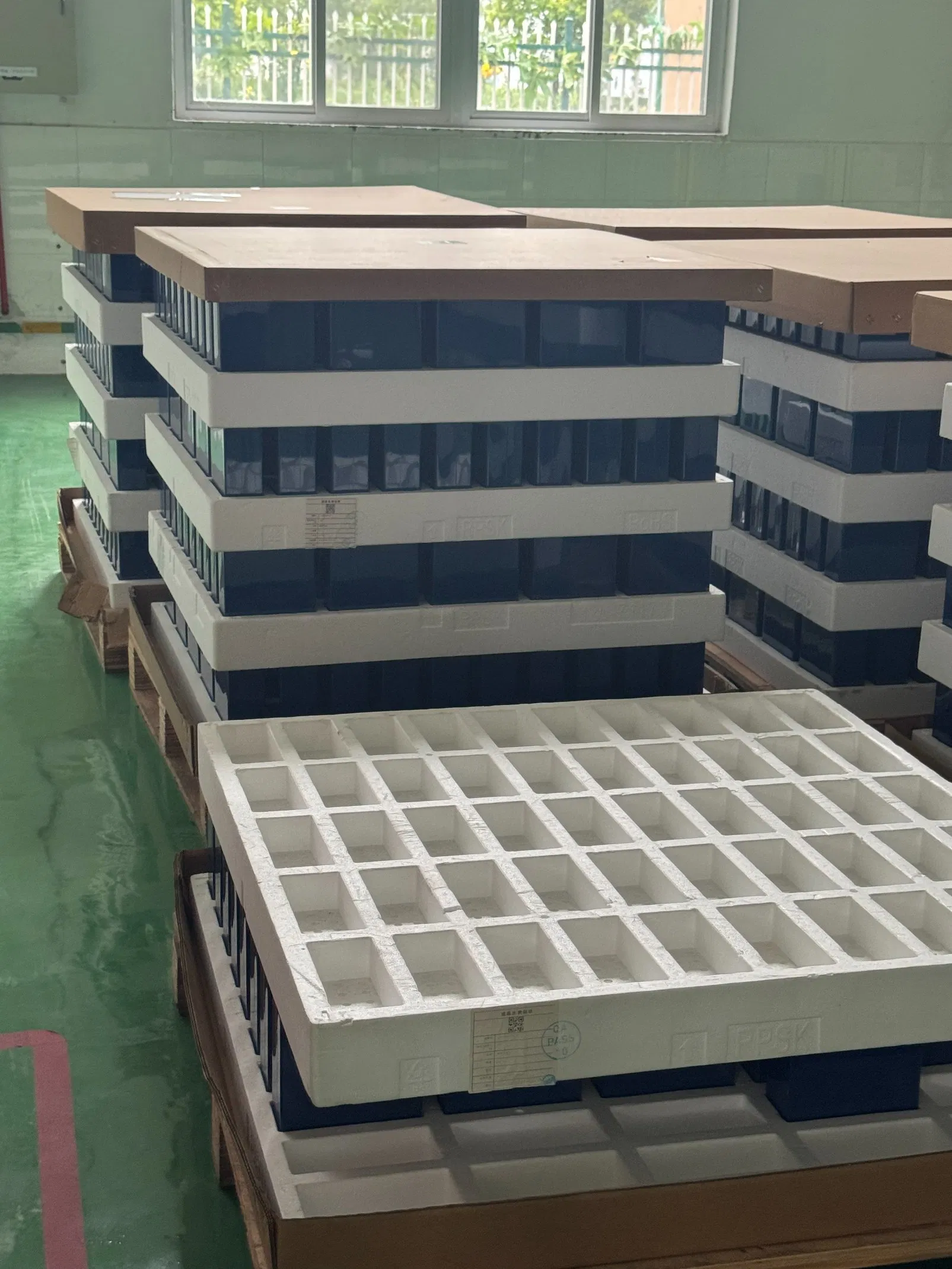7kwh بطارية منخفضة الجهد قابلة للتكديس لتخزين الطاقة المنزلية Wres-Hw-25-008