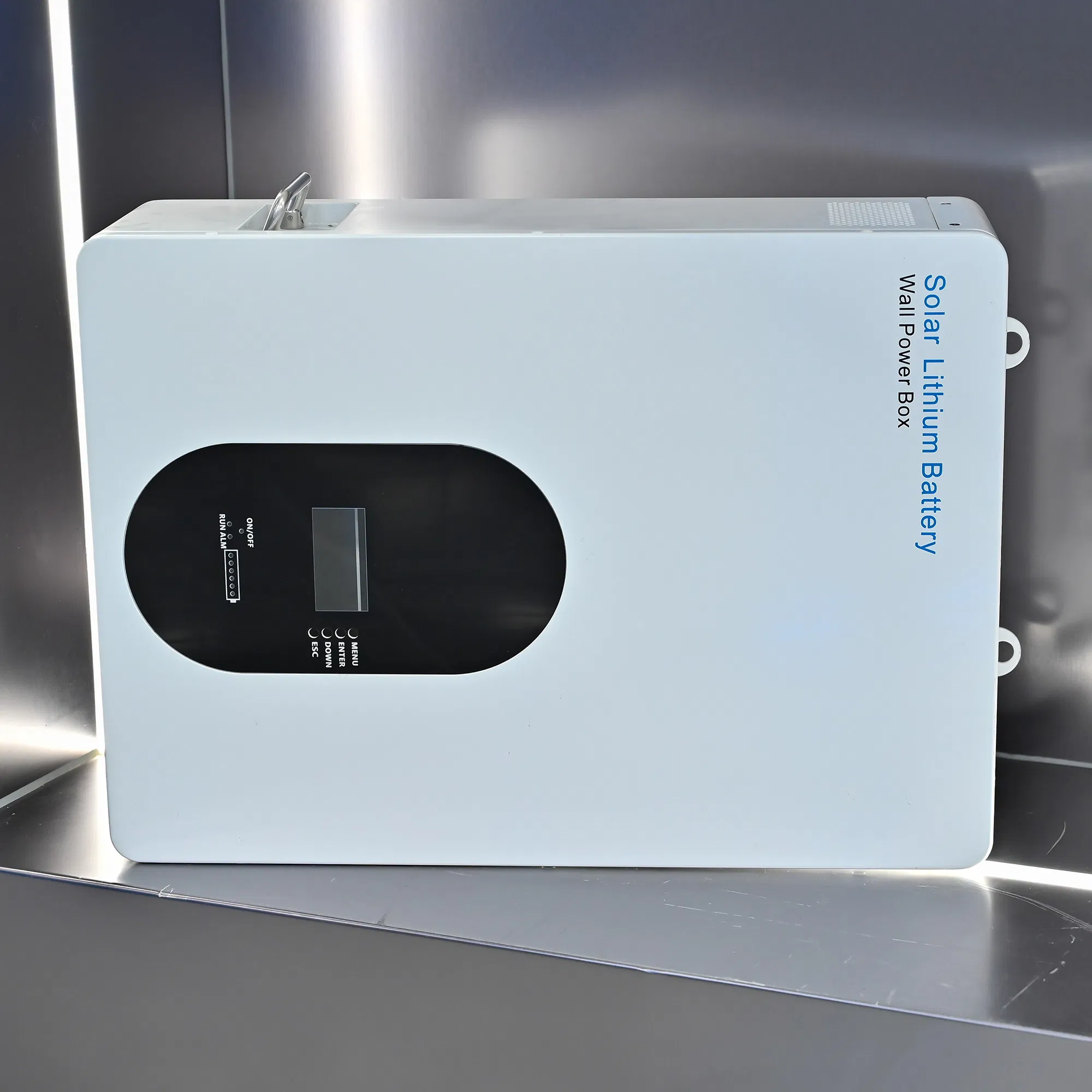 بطارية احتياطية 25.6V 100ah LiFePO4 ليثيوم شمسية دورة عميقة 2560kwh بطاريات تخزين الطاقة المثبتة على الحائط للمنزل