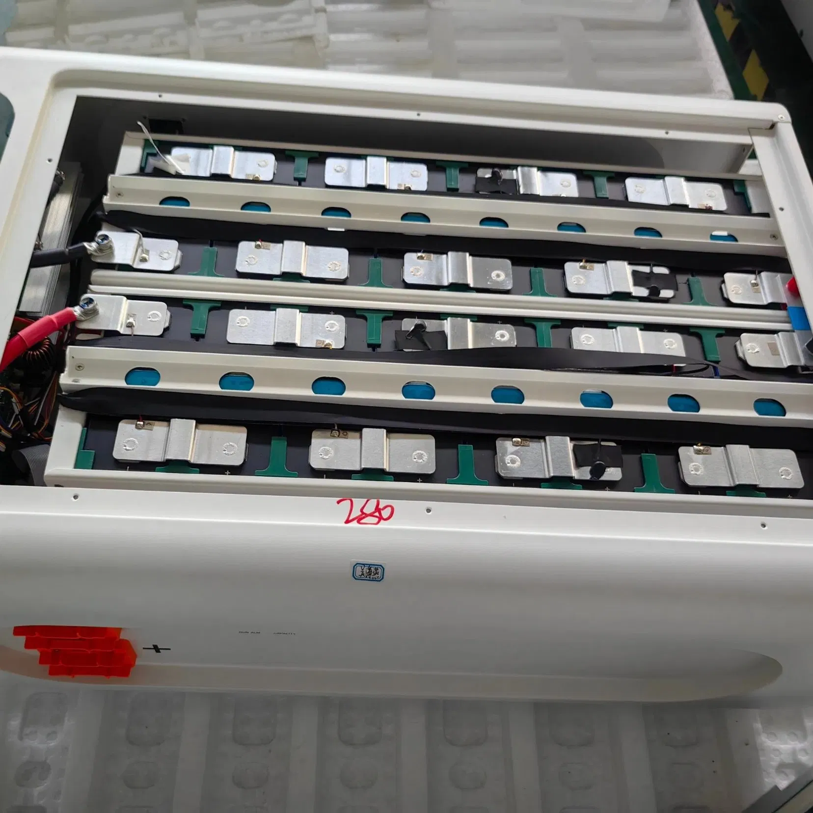 بطارية ليثيوم 15kwh أفضل سعر عجلات LiFePO4 بطارية 48V 280ah حامل بطارية تخزين الطاقة مع عجلات 51.2V 100ah 200ah 280ah 314ah 14.336kwh جهد منخفض