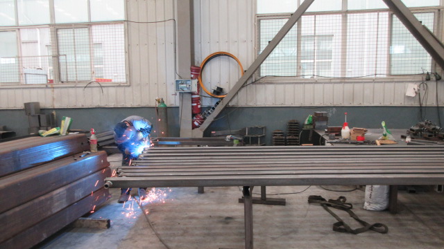 Professional Welding Process for Industrial Lifting Equipment