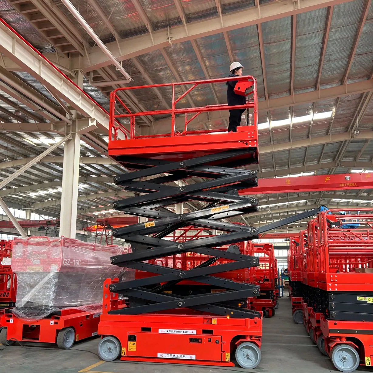 2m Electric Mobile Scaffolding with Chain Wire Rope Foldable Lift Scaffold Mobile Scissor Lift for Construction Gear Motor Hoist 3m Lifting Height