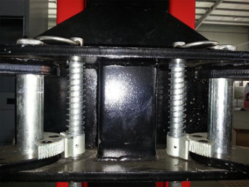 4500kg Base Plate Two Post Lift Hoist for Heavy Duty Automobile Vehicles/ Garage Equipment