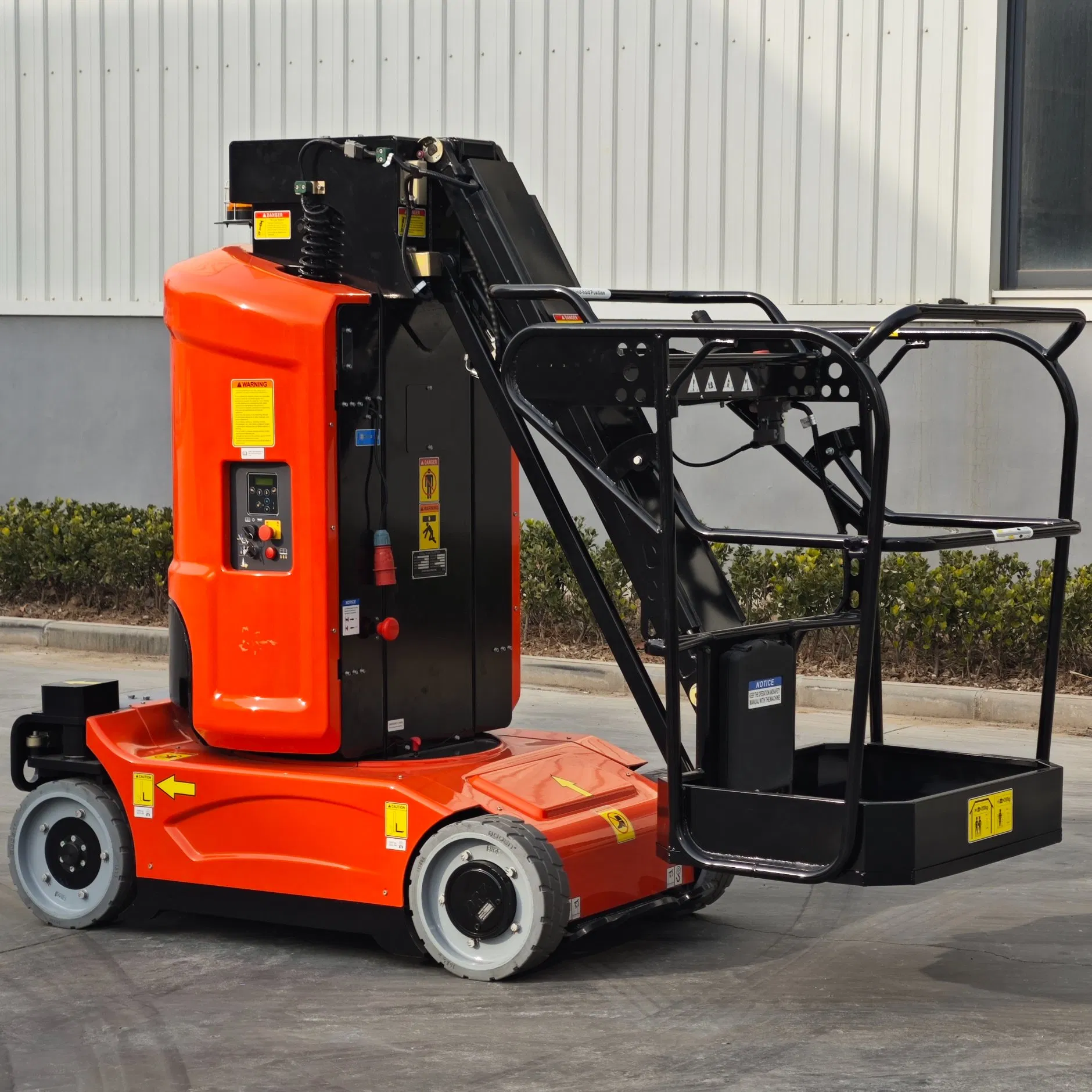 Electric Lift Mini Self-Propelled Vertical Mast Boom Lift Small Factory Sale Aerial Work Platform with Jib Chain Sling for Hoists