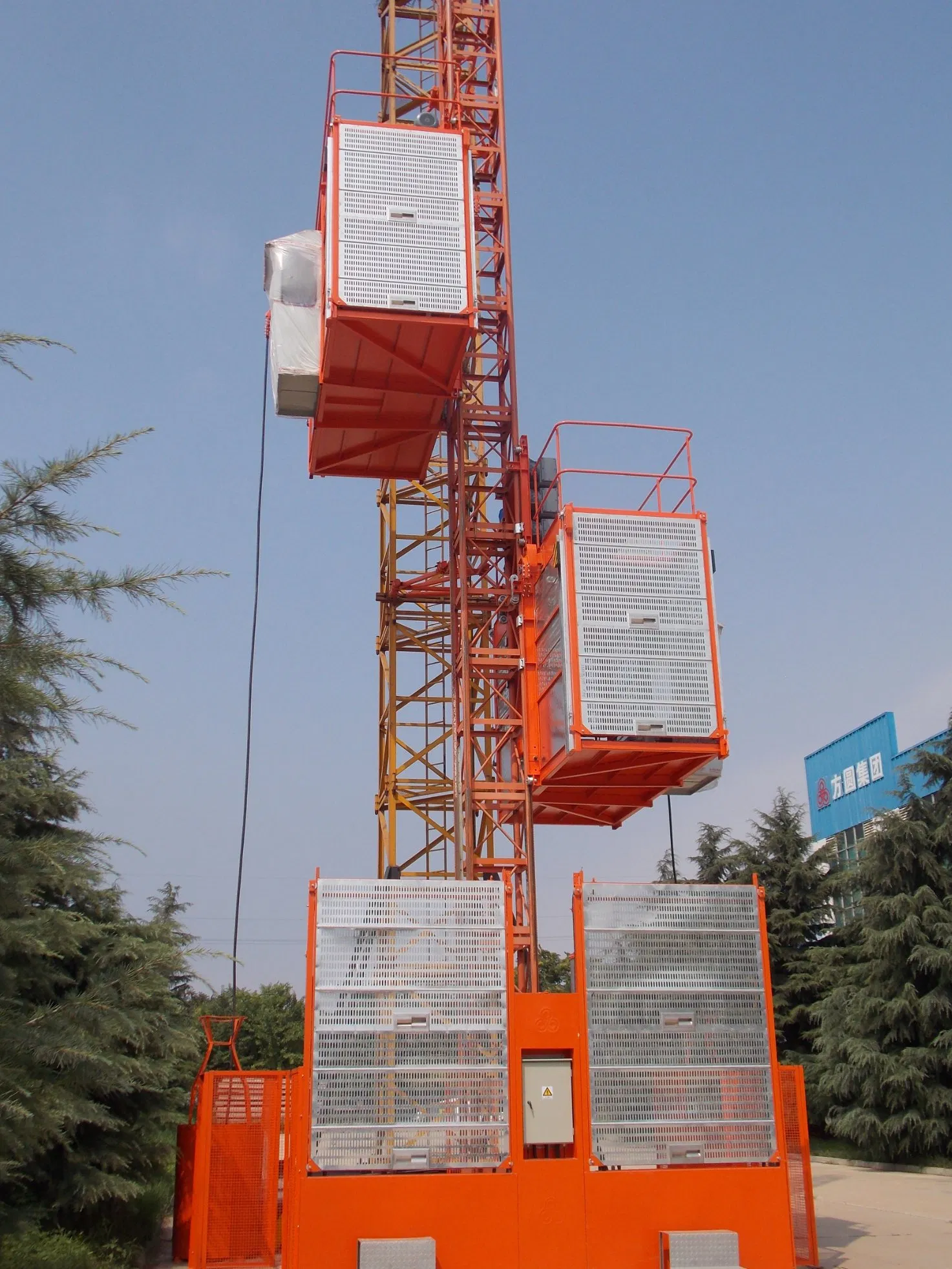 Reliable Sc200-200 Heavy Duty Construction Lift for High-Rise Projects