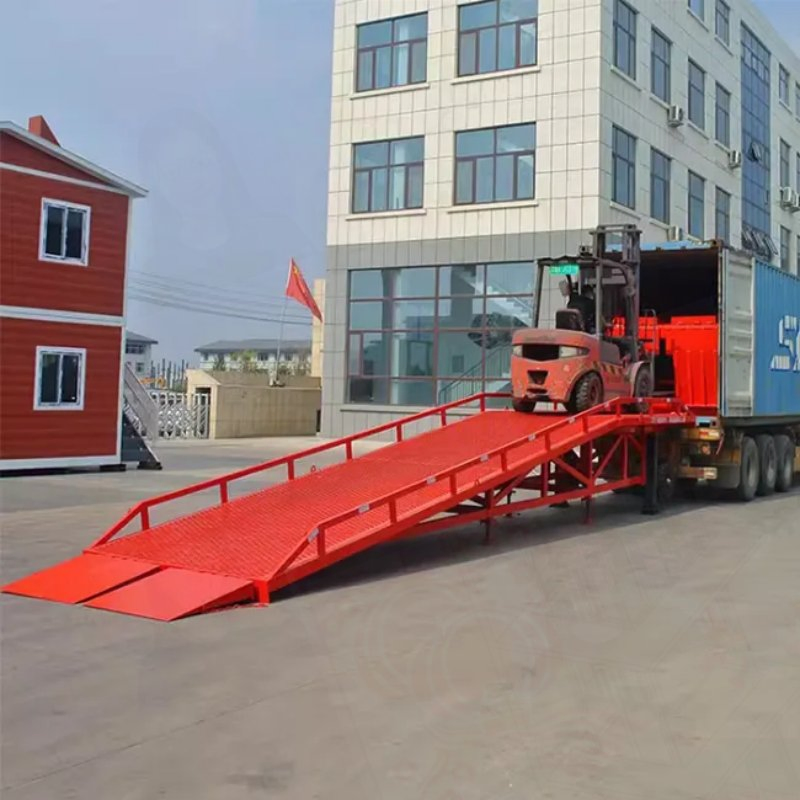 Good Price Hydraulic Carbon Steel Mobile Boarding Bridge 1.1-1.7m Guardrail for Forklift Logistics Containers