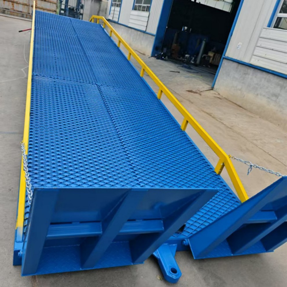 Customizable 6-15 Tons Mobile Boarding Bridge High Safety New High Power Lift Tables Integrated Mobile Boarding Bridge