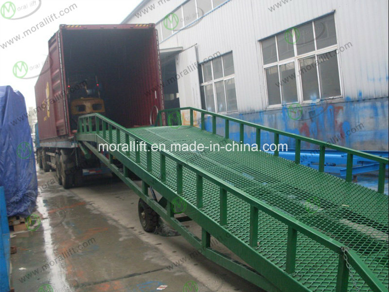 Hydraulic Mobile Yard Container Loading Dock Ramp with CE