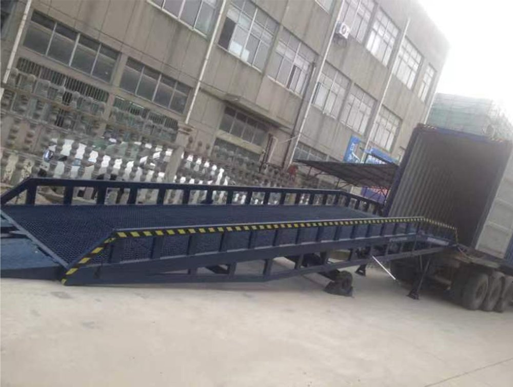 Truck Mobile Container Handling 10ton Dock Ramp Cargo Ramp Hydraulic Boarding Bridge