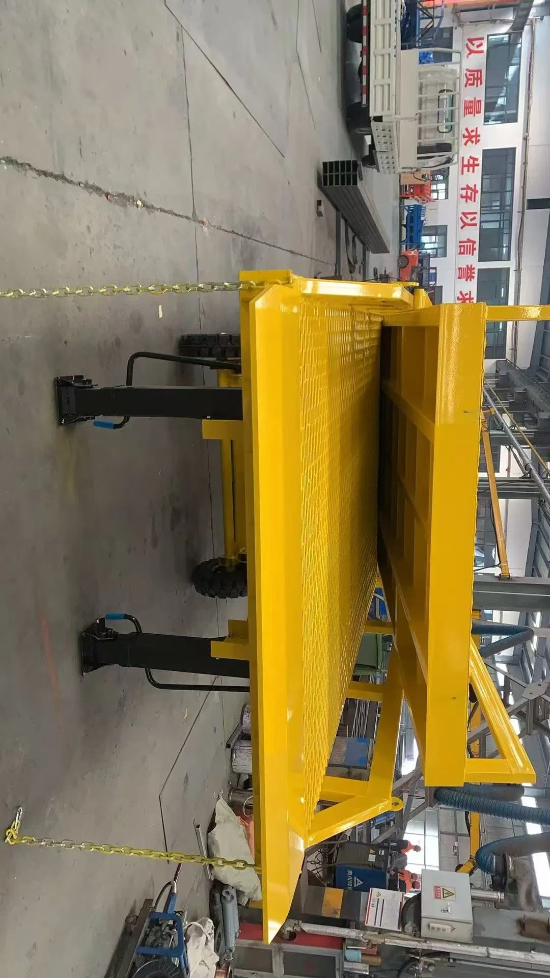 High Quality Mobile Boarding Bridge for Ramp Loading Unloading New Condition Steel Lifting Platform for Machinery Repair Shops