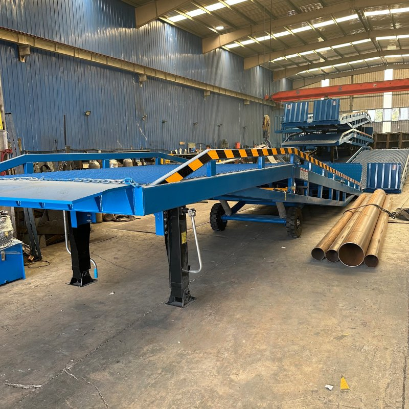 Reliable Performance Carbon Steel Construction Mobile Boarding Bridge for Logistics Containers Easy