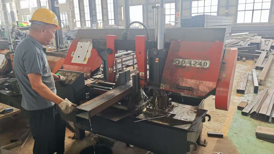 Metal sawing machine for structural steel preparation