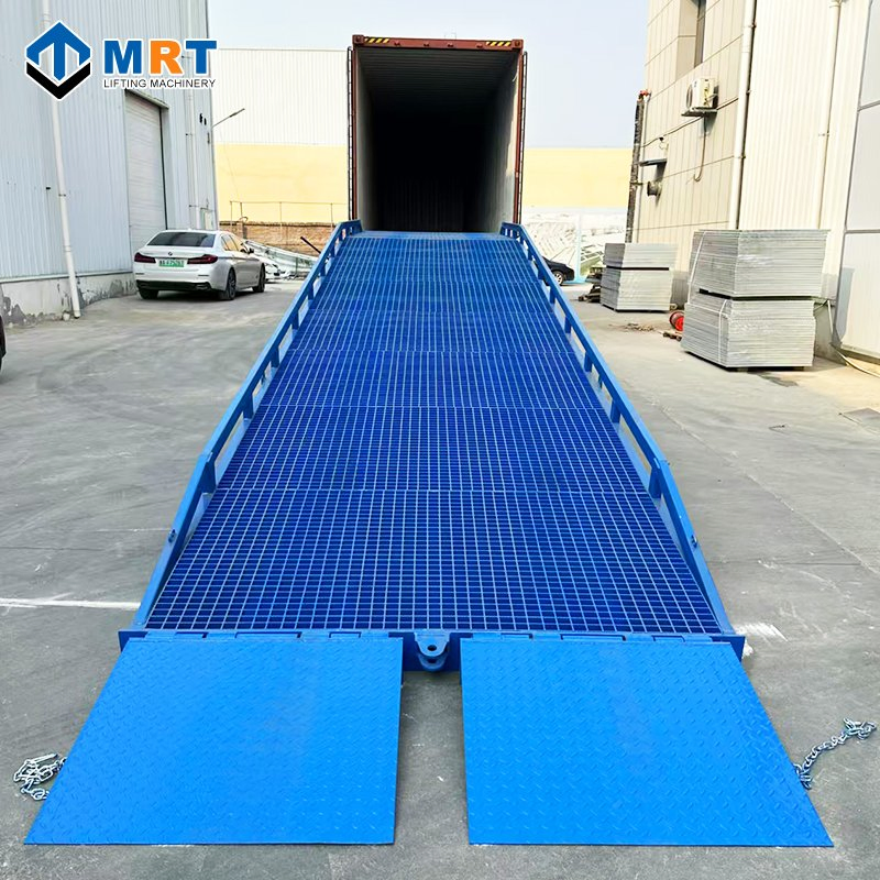 Mrt CE 6t-15t Mobile Boarding Bridge Terminal Loading and Unloading Bridge Forklift Adjustment Plate Manual Variable Boarding Bridge