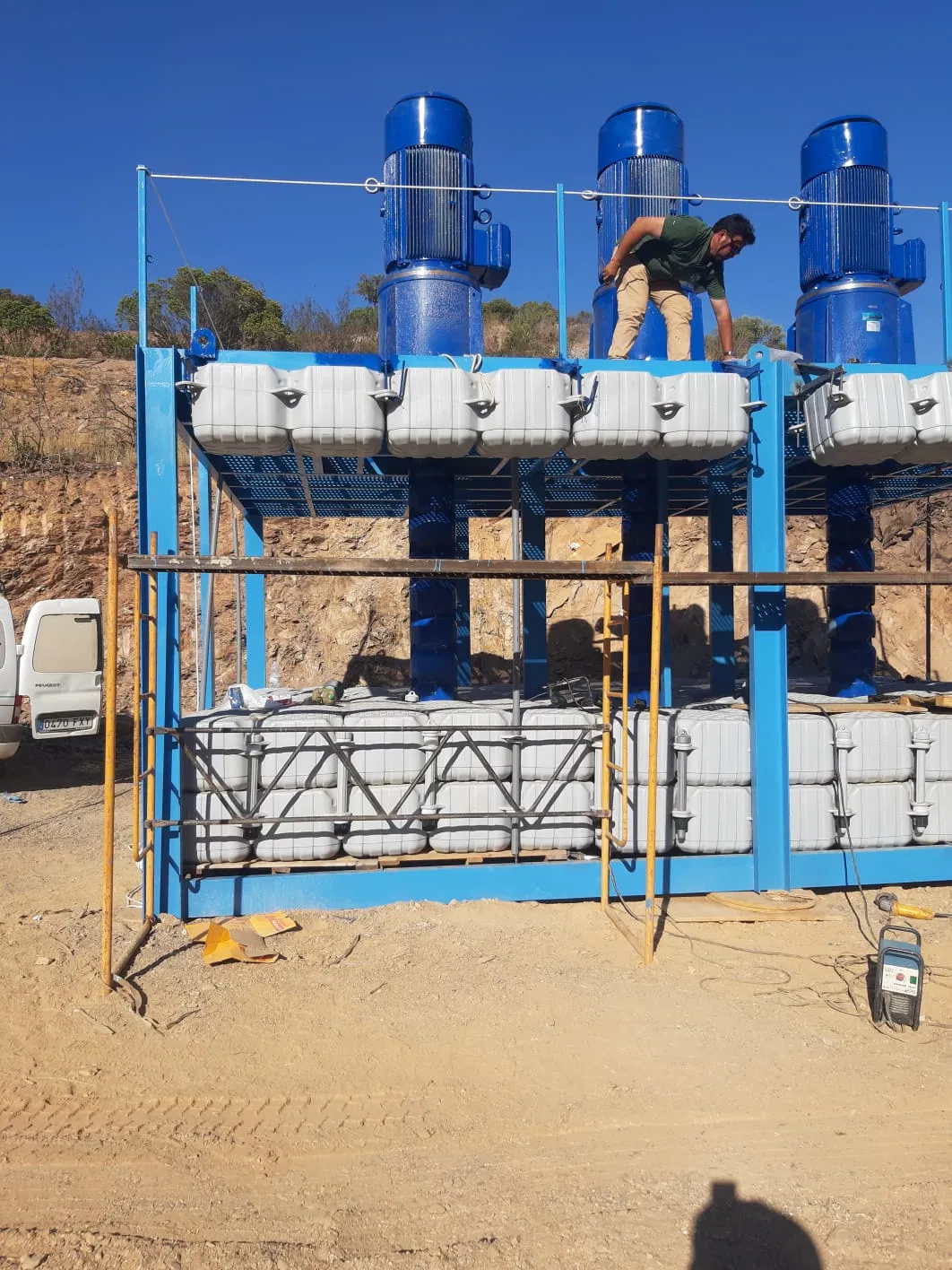 Modular Pontoon Floating Platform for Pumps on Water