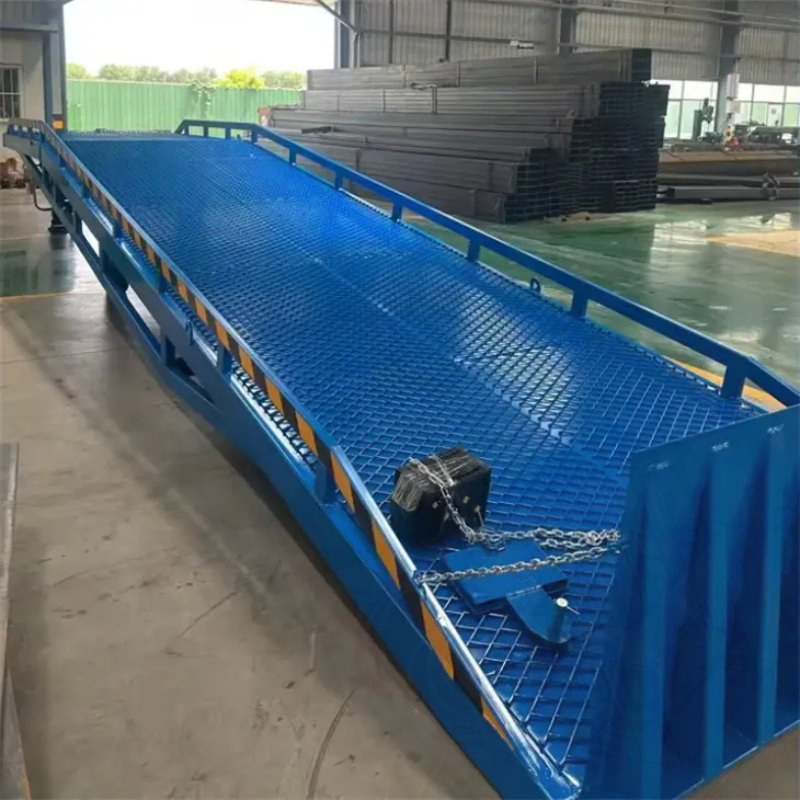 Carbon Steel Construction Mobile Boarding Bridge for Logistics Containers Easy