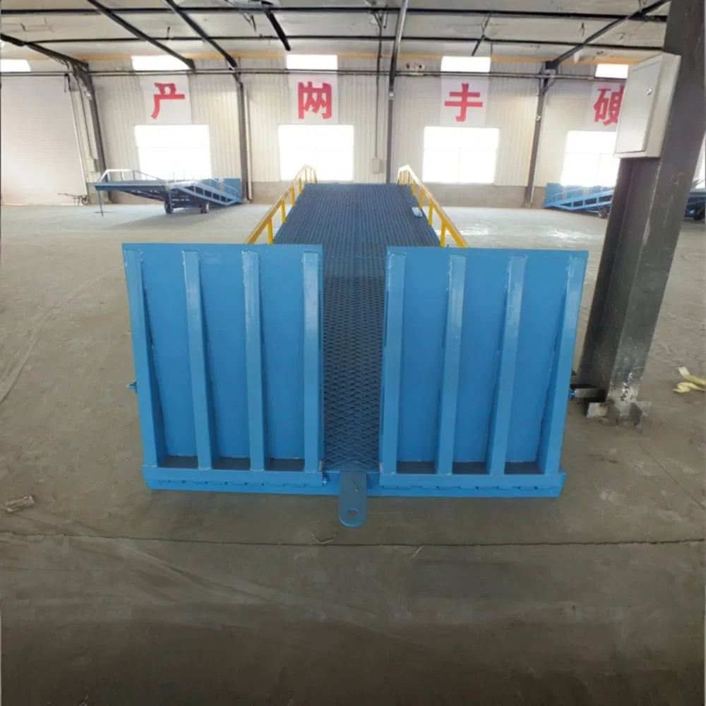 12t Loading Hydraulic Loading and Unloading Platform Lifting Platform Can Be Customized Mobile Boarding Bridge