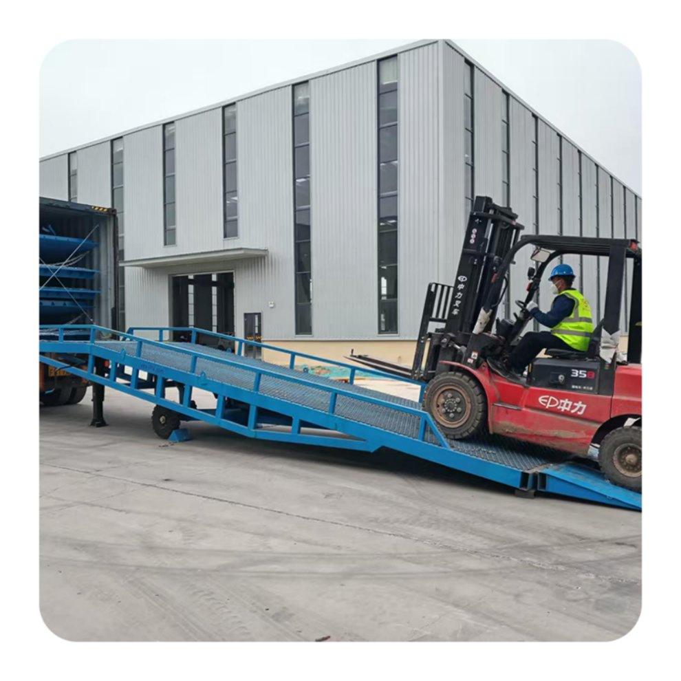 CE Approved Electro-Hydraulic Mobile Boarding Bridge Loading Dock Ramps Portable Forklift