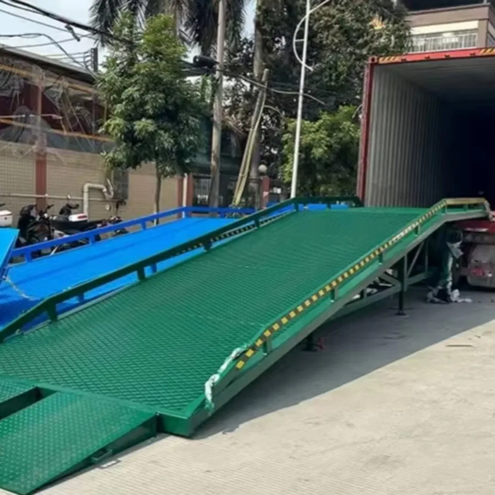 12 Tons Freight Logistics Loading and Unloading Platform Mobile Hydraulic Boarding Bridge Mobile Unloading Platform