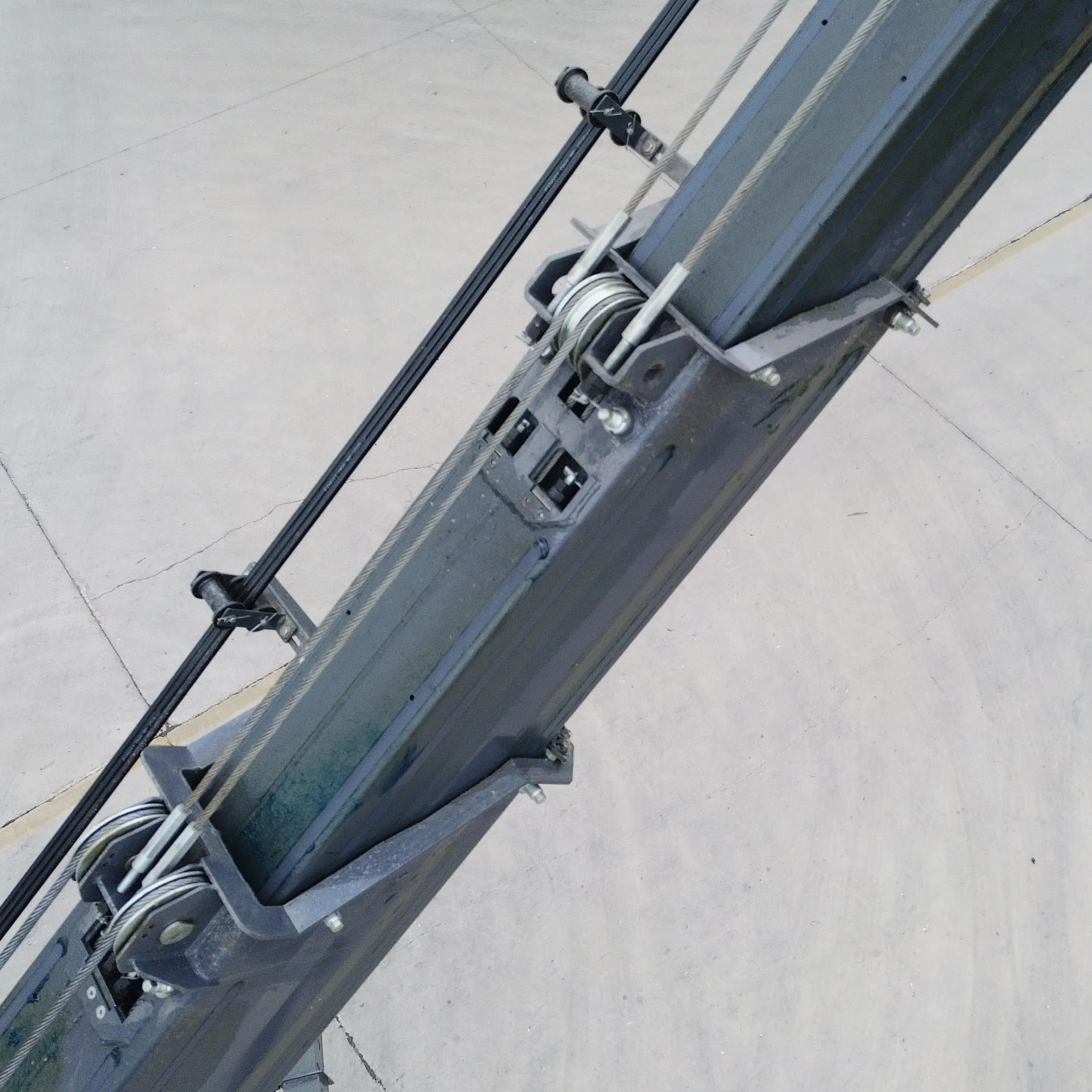 Electric Self Articulated High-Altitude Work Platform 45m Arc-Shaped Arm Hydraulic Mobile Lifting Platform New Condition Diesel