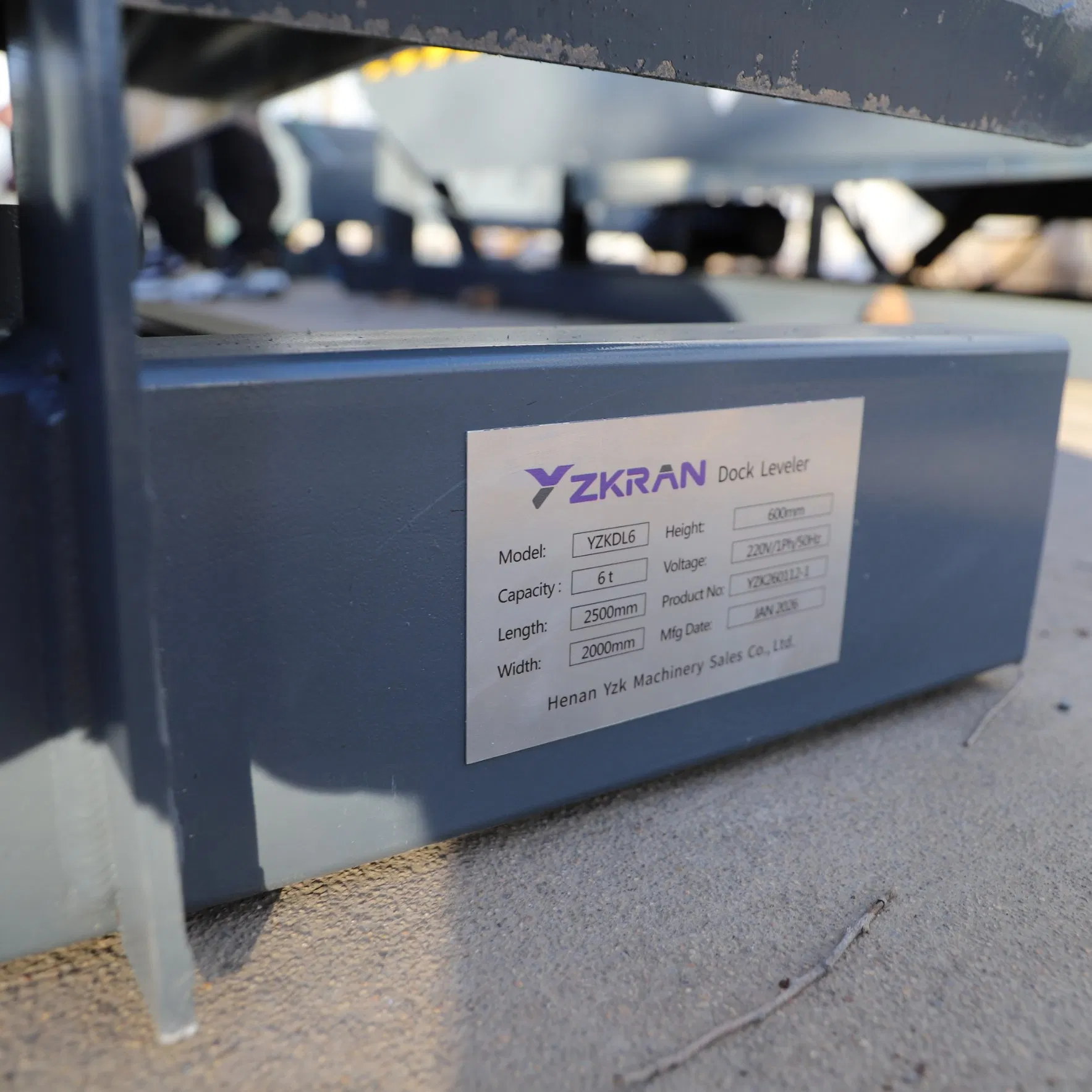 Hot Selling Customizable Loading/Unloading Lifting Platform Fixed Boarding Bridge